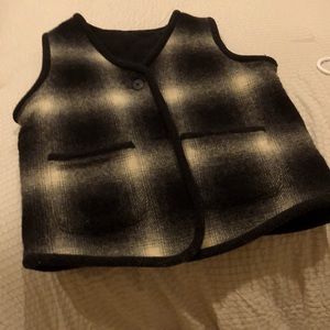 Reversible vest